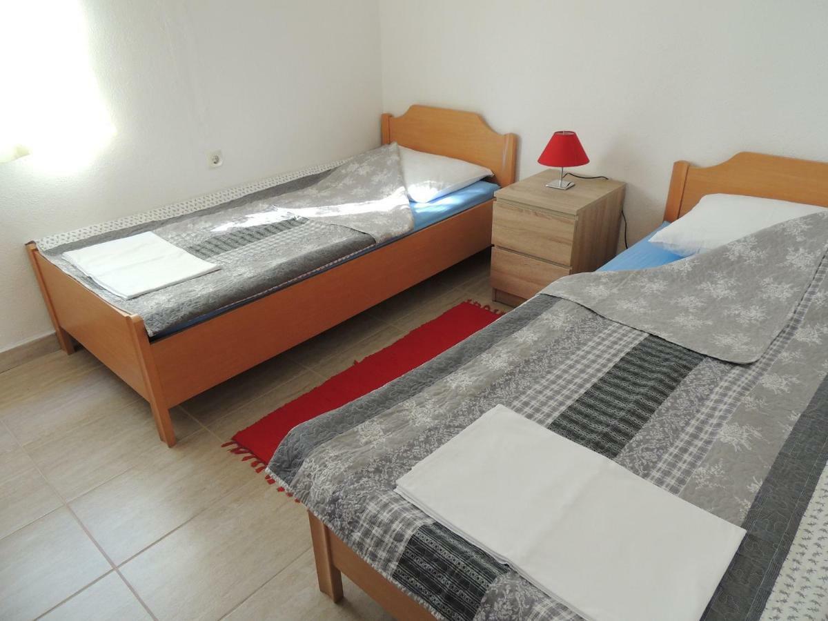 Apartman Tea Karlobag Εξωτερικό φωτογραφία