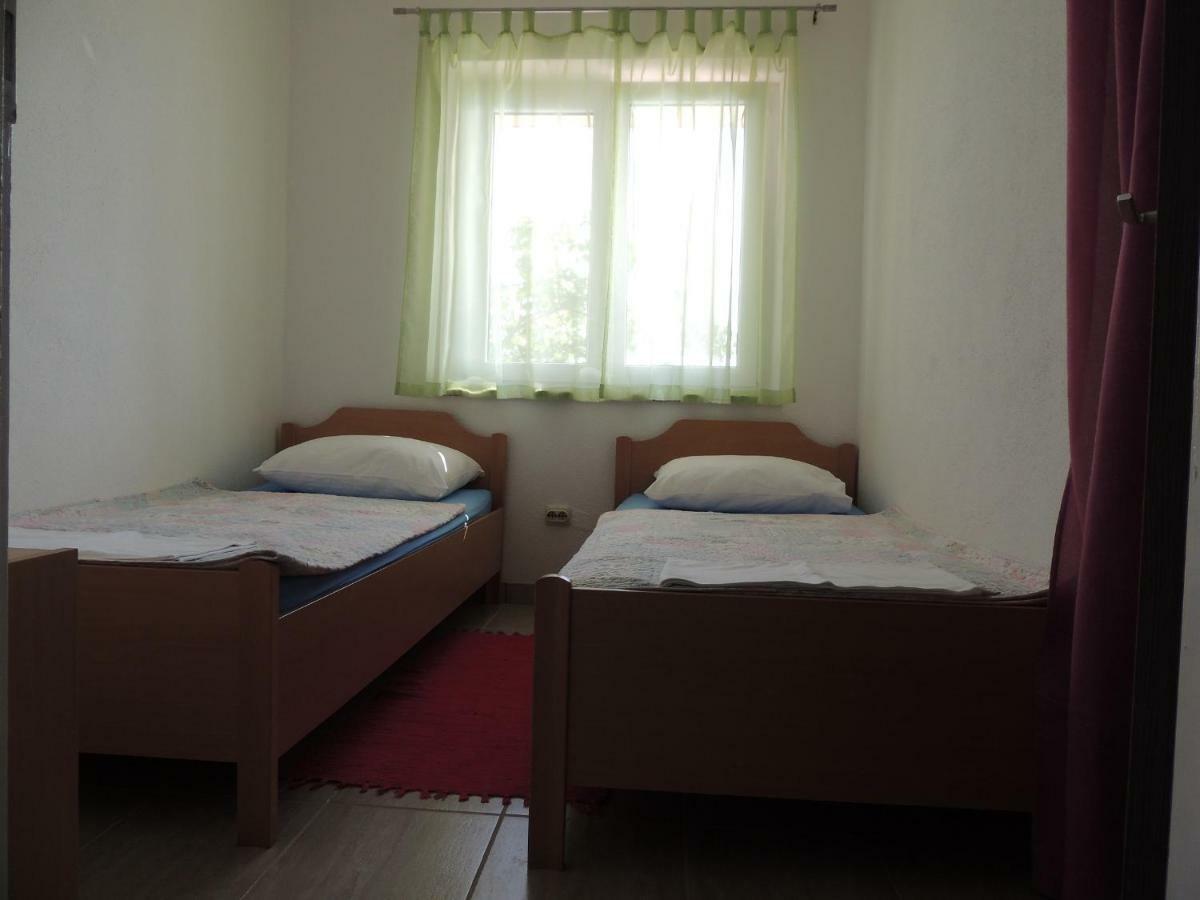 Apartman Tea Karlobag Εξωτερικό φωτογραφία